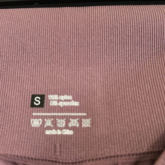 Stretchy Yoga / Workout Leggings with Scrunchy Butt - Mauve Small - Picture 3 of 5